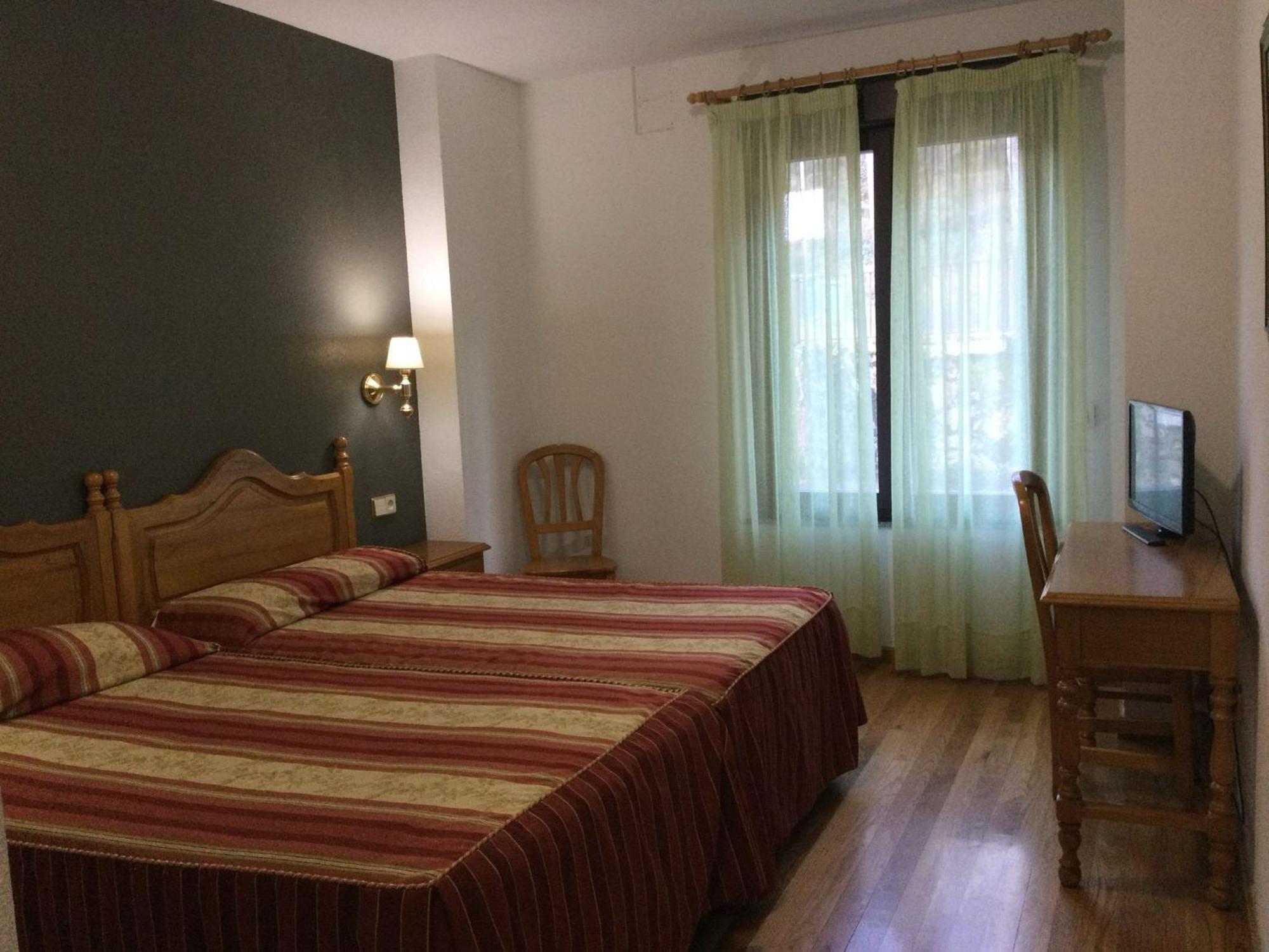 Hotel Cinco Castanos Candelario Extérieur photo