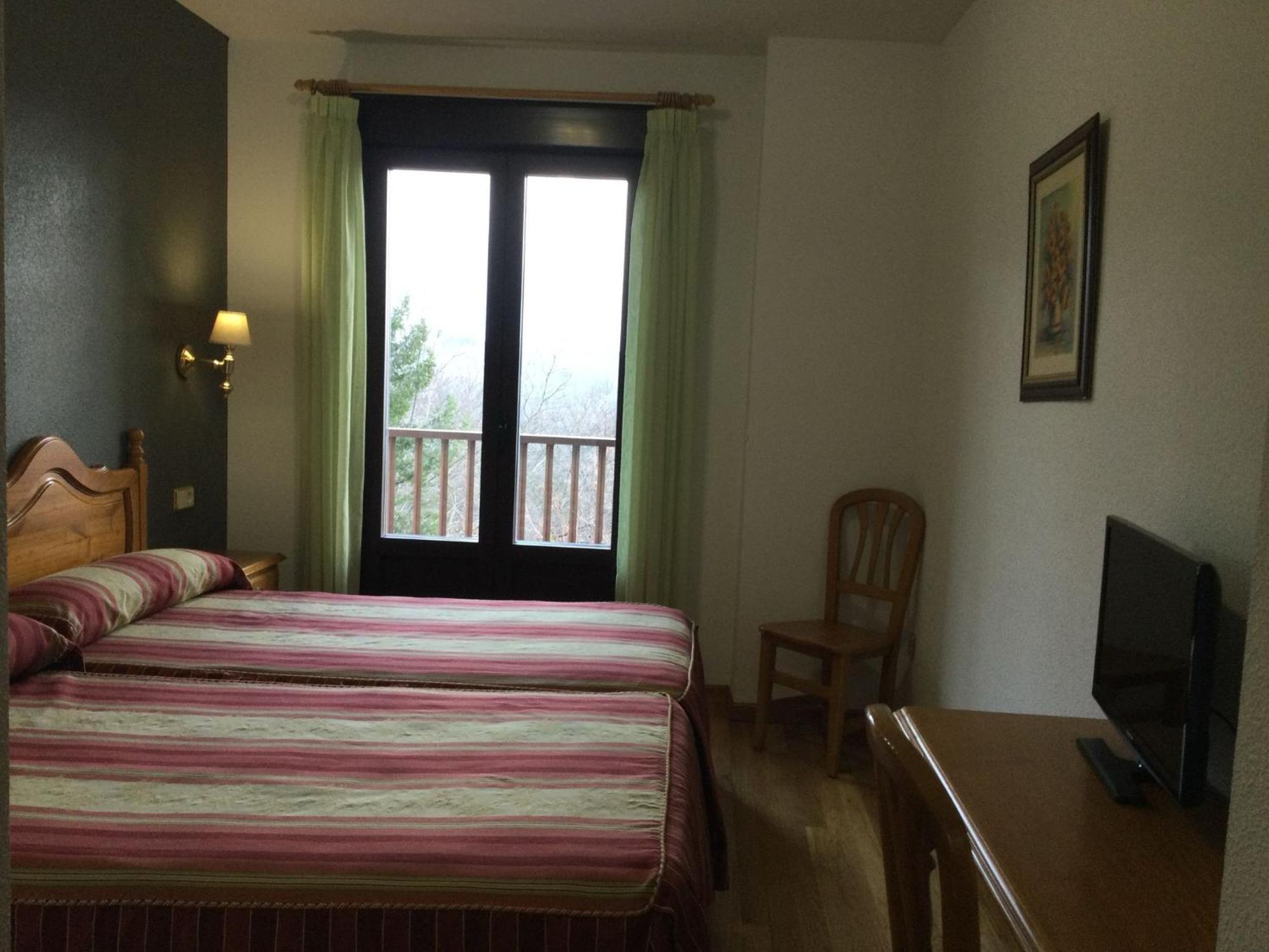 Hotel Cinco Castanos Candelario Extérieur photo