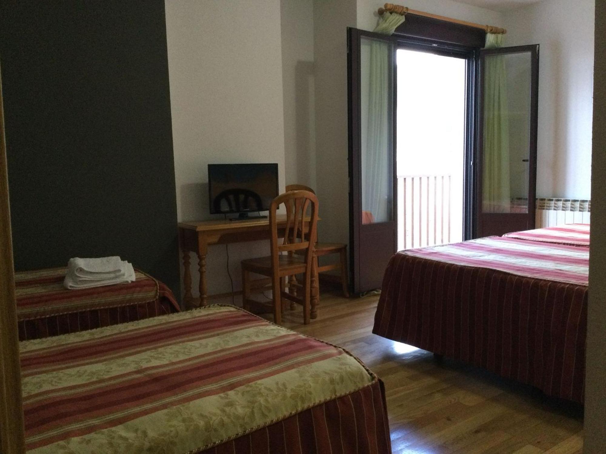 Hotel Cinco Castanos Candelario Extérieur photo